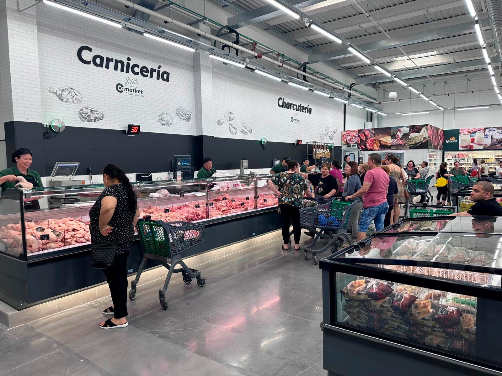 La Paradoja Valenciana: Prosperidad Silente, Empleo en Transición