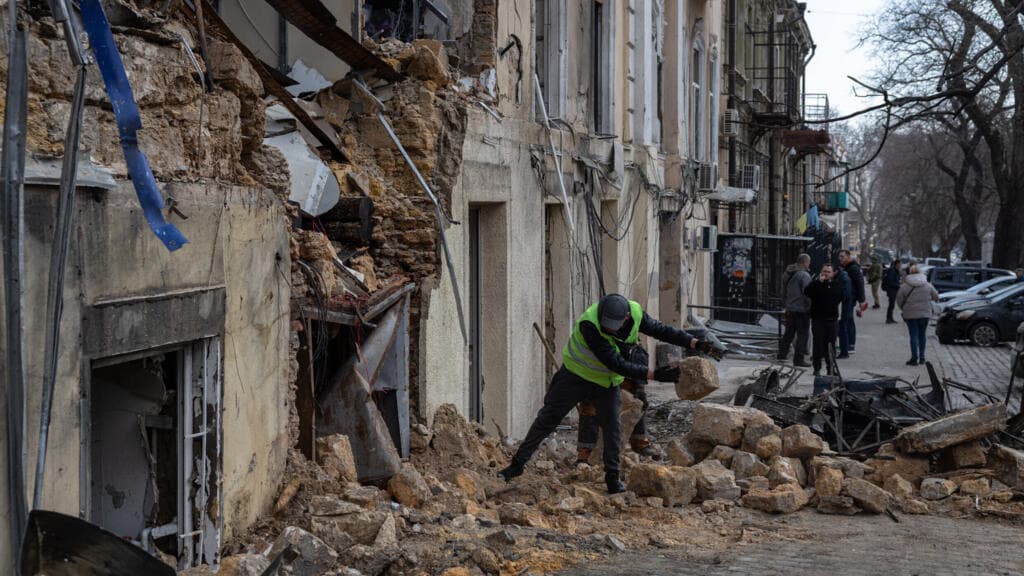 Ataques cruzados dejan tres muertos en Ucrania y un niño fallecido en Rusia