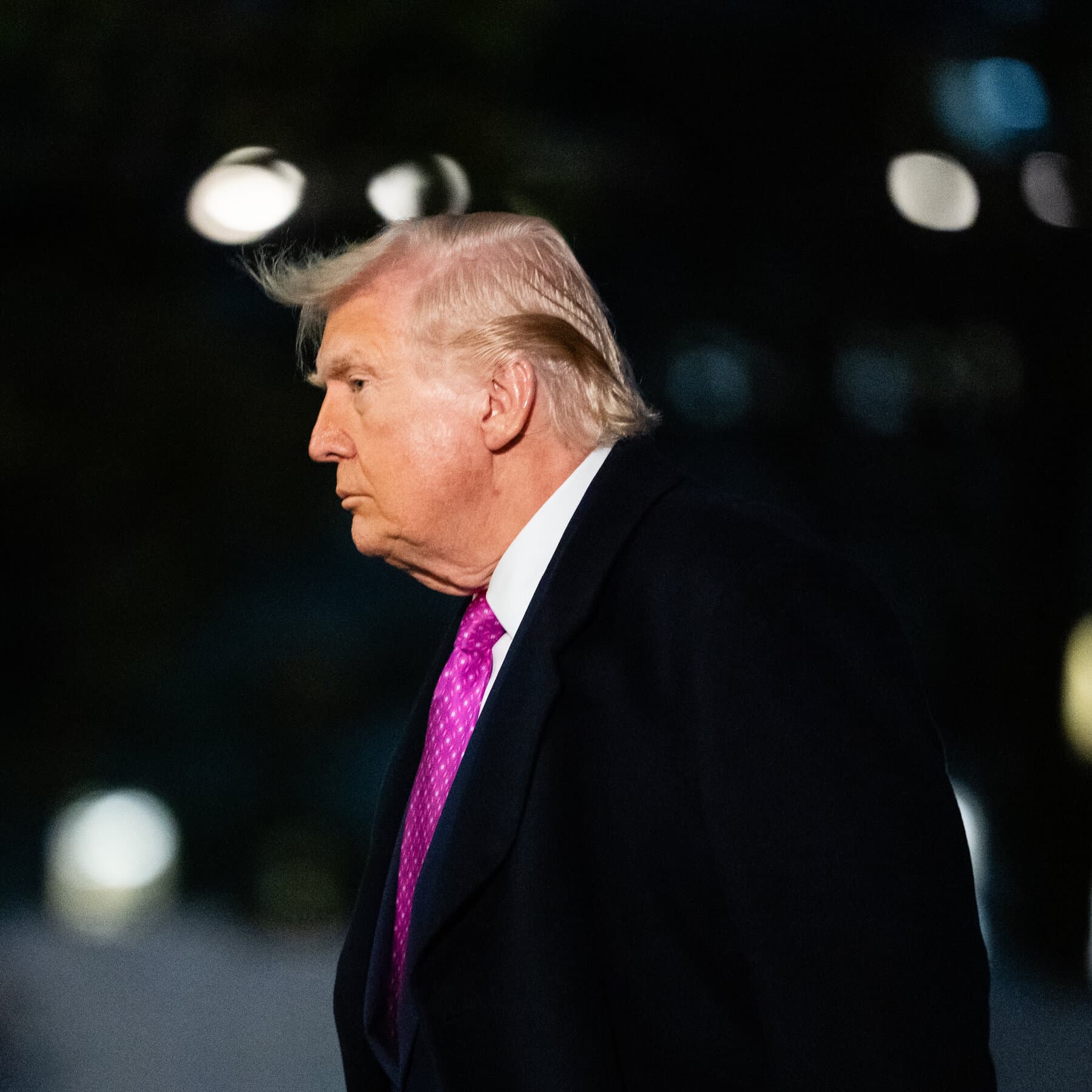 La Sombra del Petróleo: Un Ataque en Dubái Desafía la Escalada de Trump